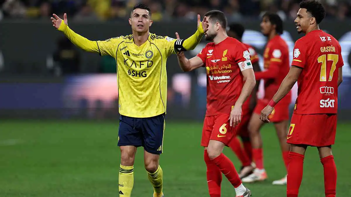 كريستيانو رونالدو ينفعل بشدة على نجم النصر السعودي (فيديو)