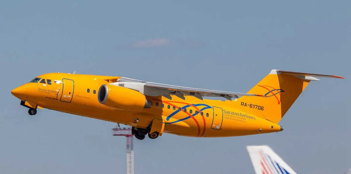 سقوط طائرة روسية تقل 71 شخصًا في موسكو (صور وفيديو)