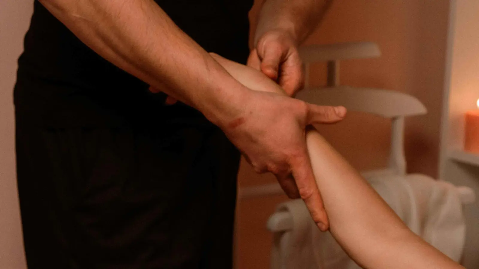 ترند التدليك اللمفاوي.. فوائد صحية أم دعايات تجارية؟