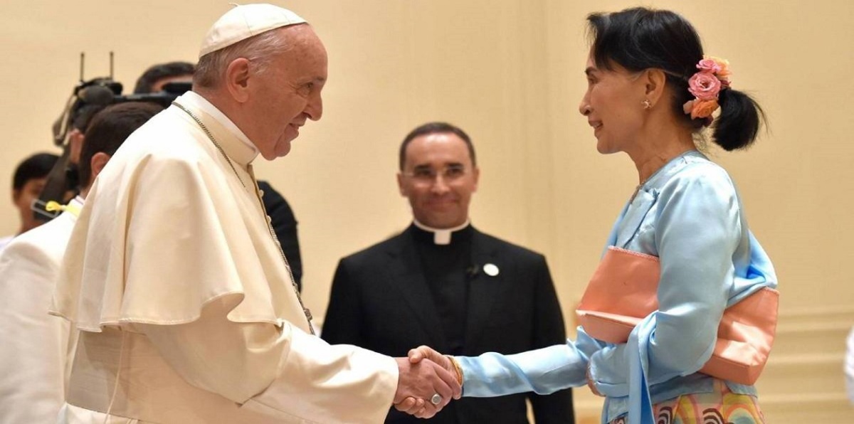 زيارة قائد جيش ميانمار لبابا الفاتيكان تكشف عن وجود صراع سلطة في البلاد