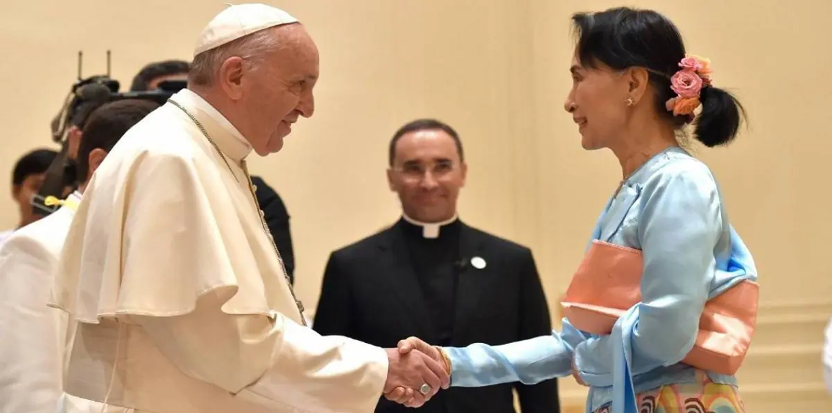 زيارة قائد جيش ميانمار لبابا الفاتيكان تكشف عن وجود صراع سلطة في البلاد