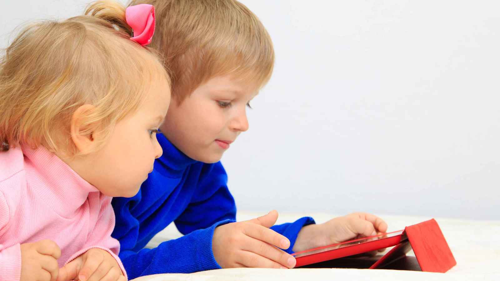 التكنولوجيا الرقمية والأطفال.. ما دور الآباء في حمايتهم؟