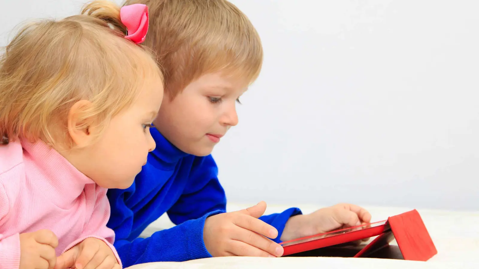 التكنولوجيا الرقمية والأطفال.. ما دور الآباء في حمايتهم؟