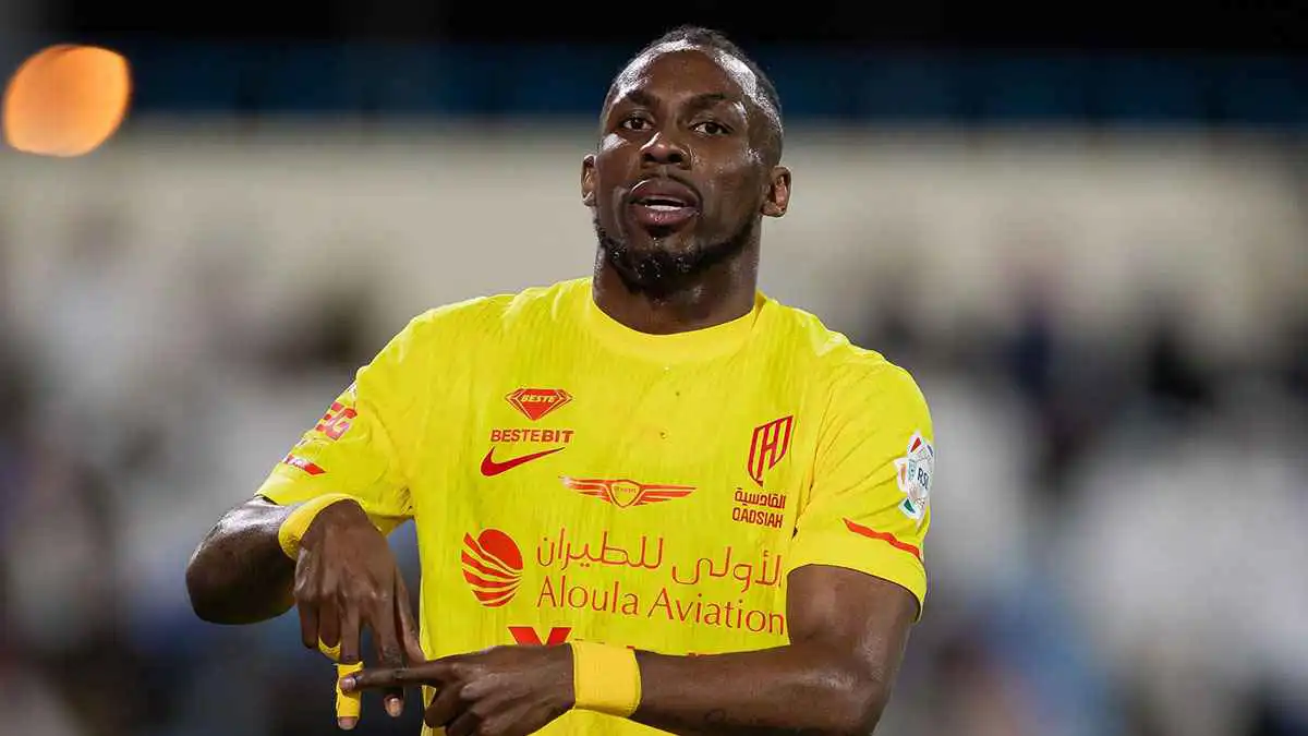 يجب أن يشارك في كأس العالم.. ضجة عالمية بعد تألق نجم القادسية السعودي