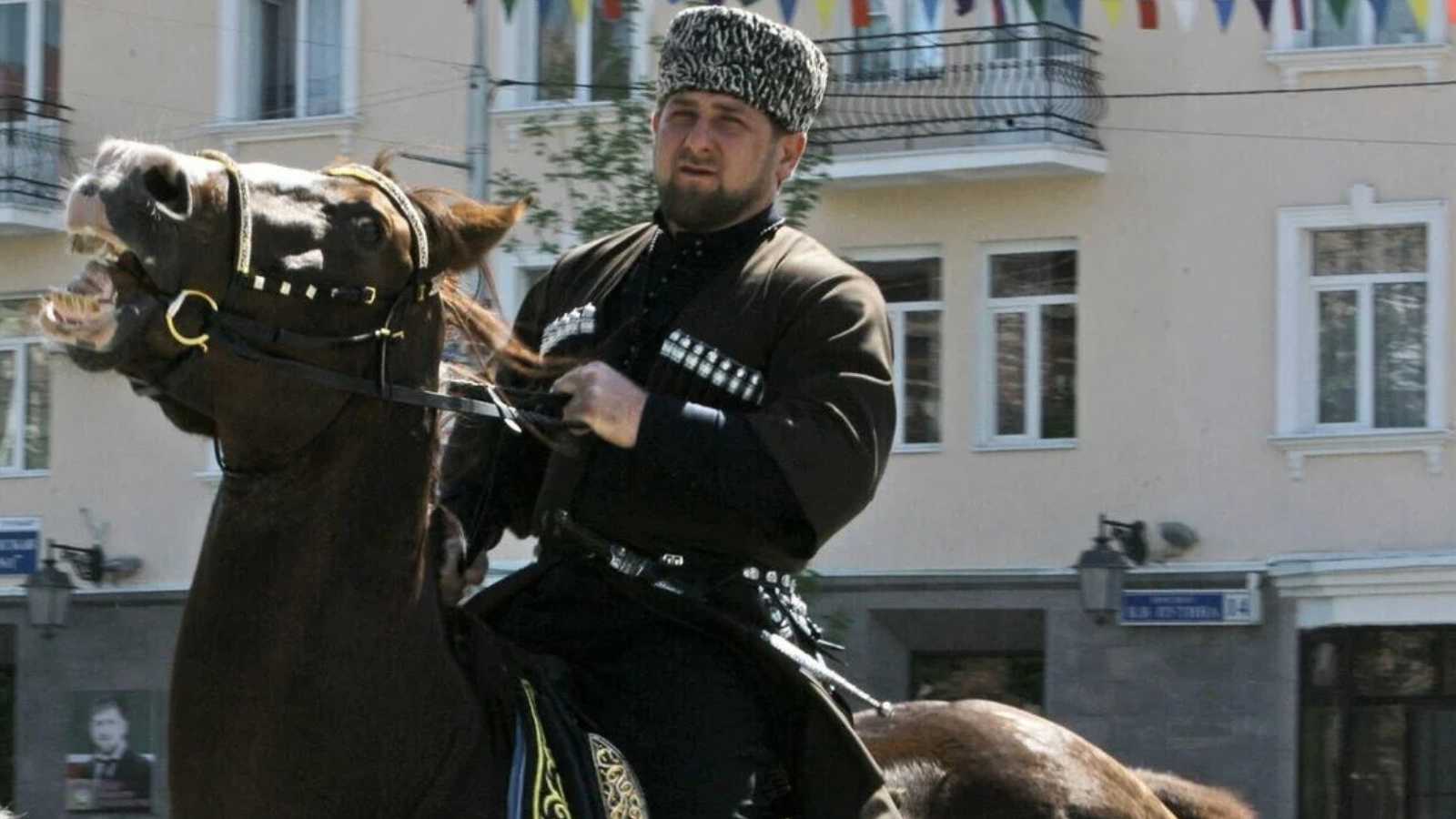 "خدعة".. قديروف يكشف تفاصيل استعادة حصانه الشهير "زازو" من التشيك