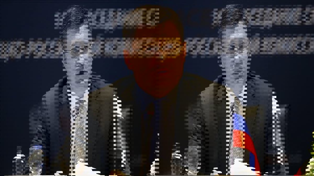 نائب رئيس الوزراء الروسي يقول لا حاجة لأن تخفض بلاده إنتاجها من النفط‎‎