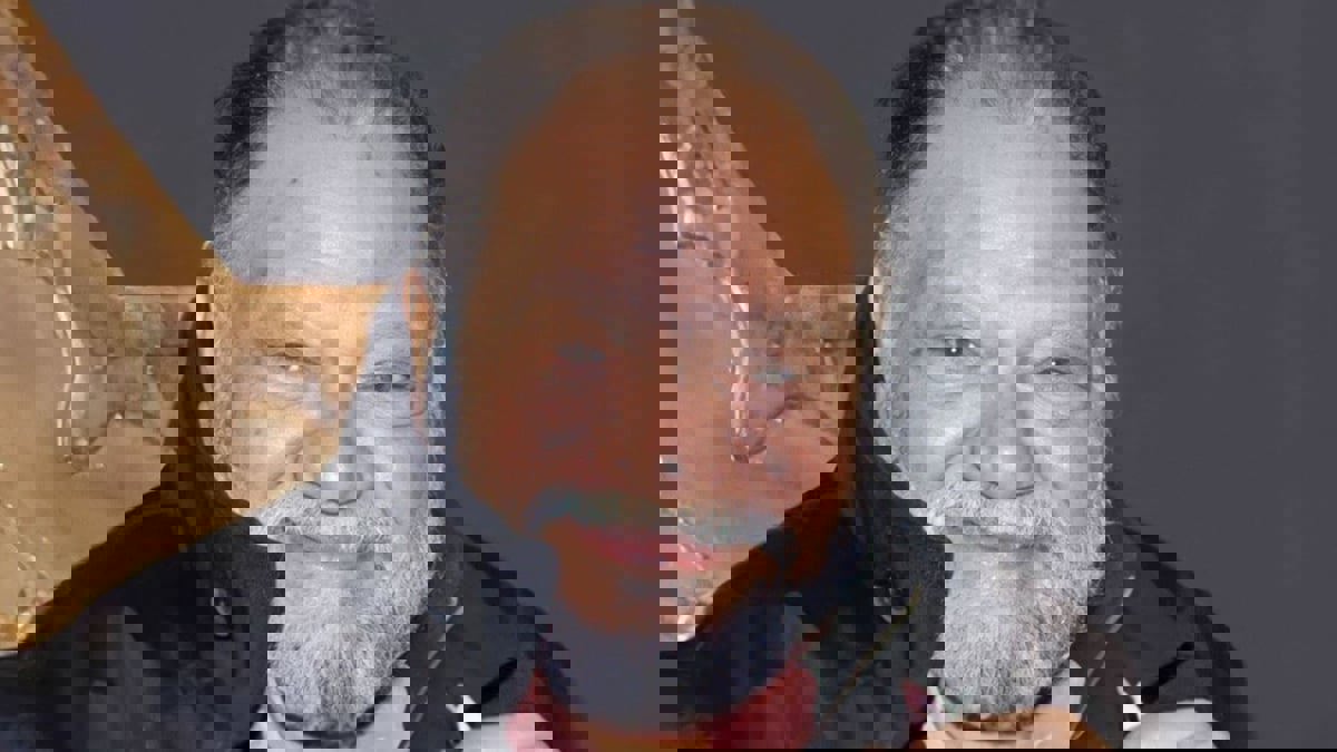 يحيى الفخراني عن "البوركيني": مخجل يظهر أكثر مما يخفي