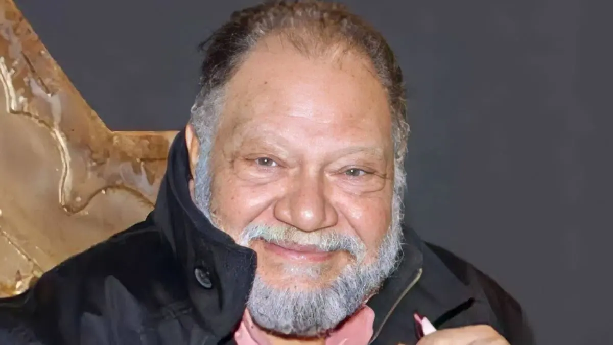 يحيى الفخراني عن "البوركيني": مخجل يظهر أكثر مما يخفي