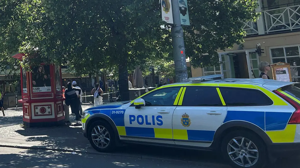 بعد راسموس بالودان.. عراقي يحرق نسخة من المصحف خارج مسجد في السويد