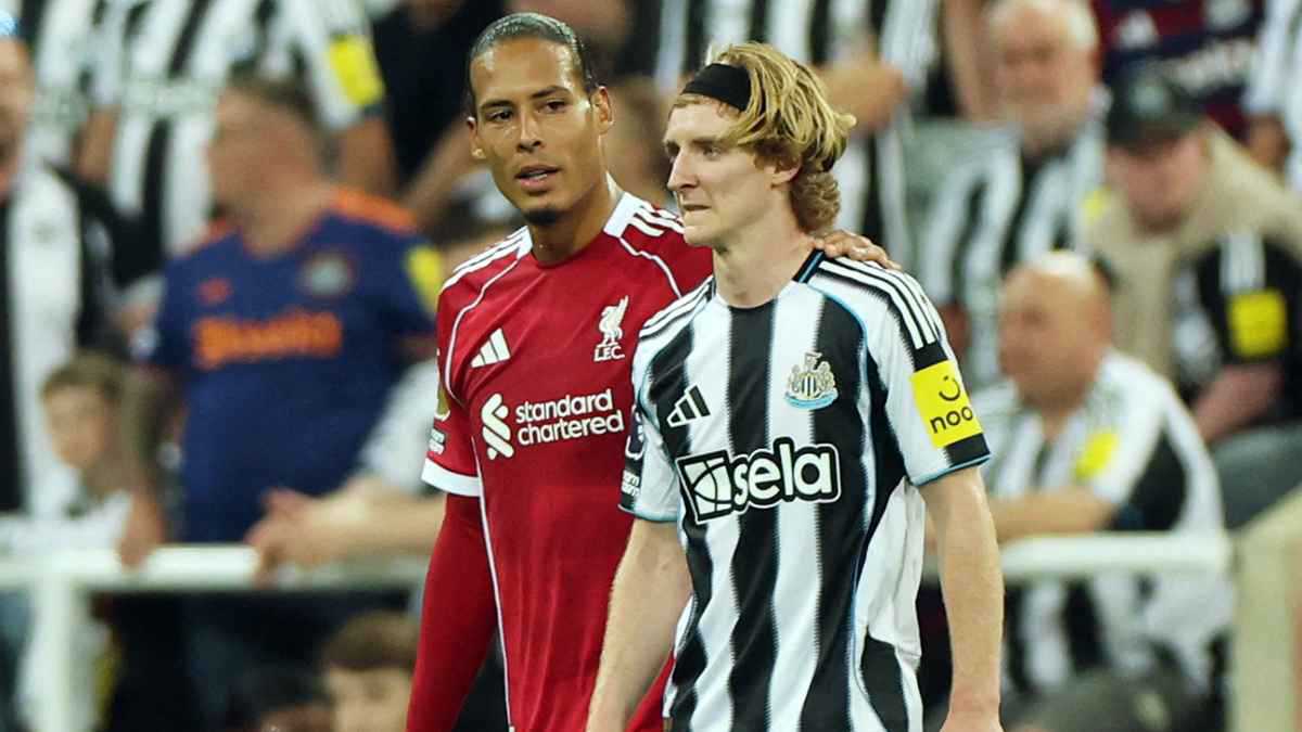 جوردن يعتذر لفان دايك بعد التدخل المروع