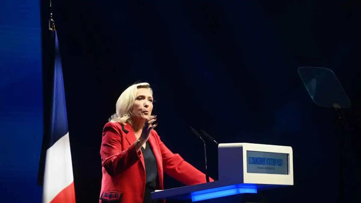 تدخل فاضح أم دعم سياسي.. أمريكا على حافة أزمة مع فرنسا بسبب لوبان