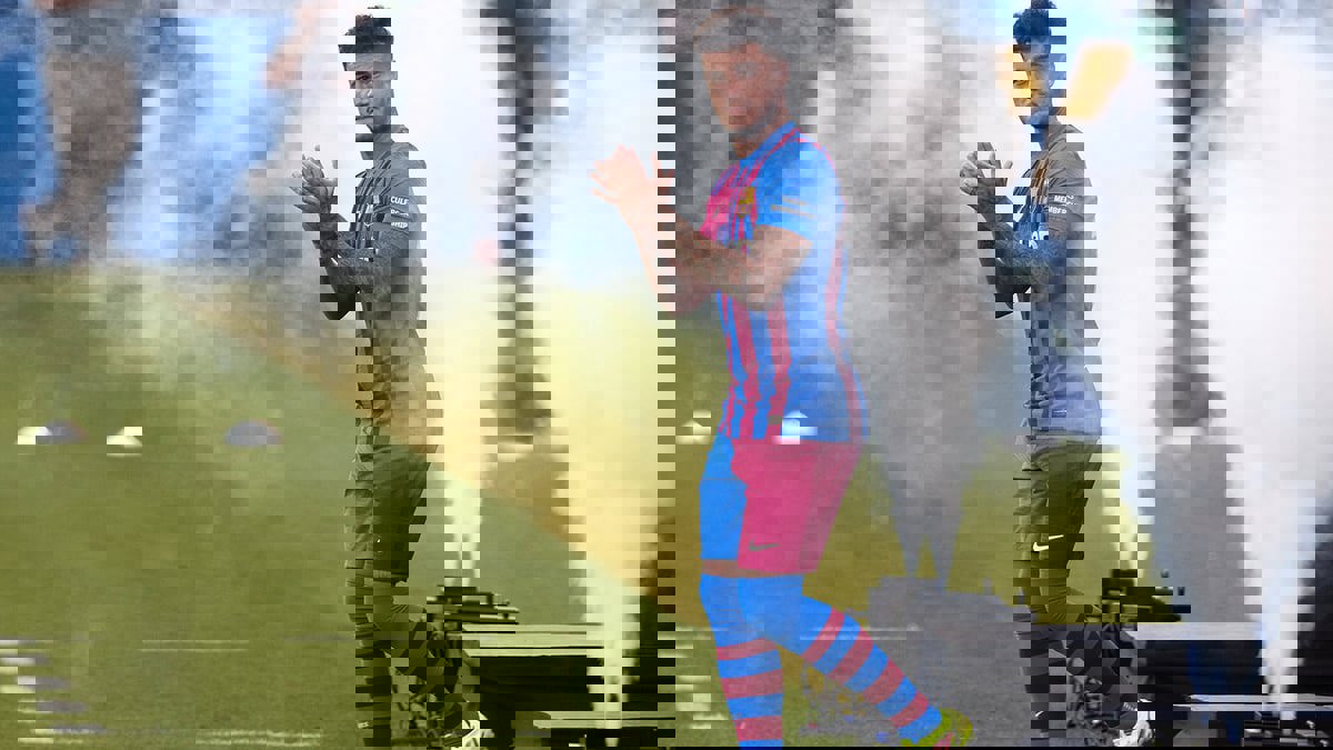 سكاي سبورتس: كوتينيو مفتاح تعاقد برشلونة مع أوباميانغ