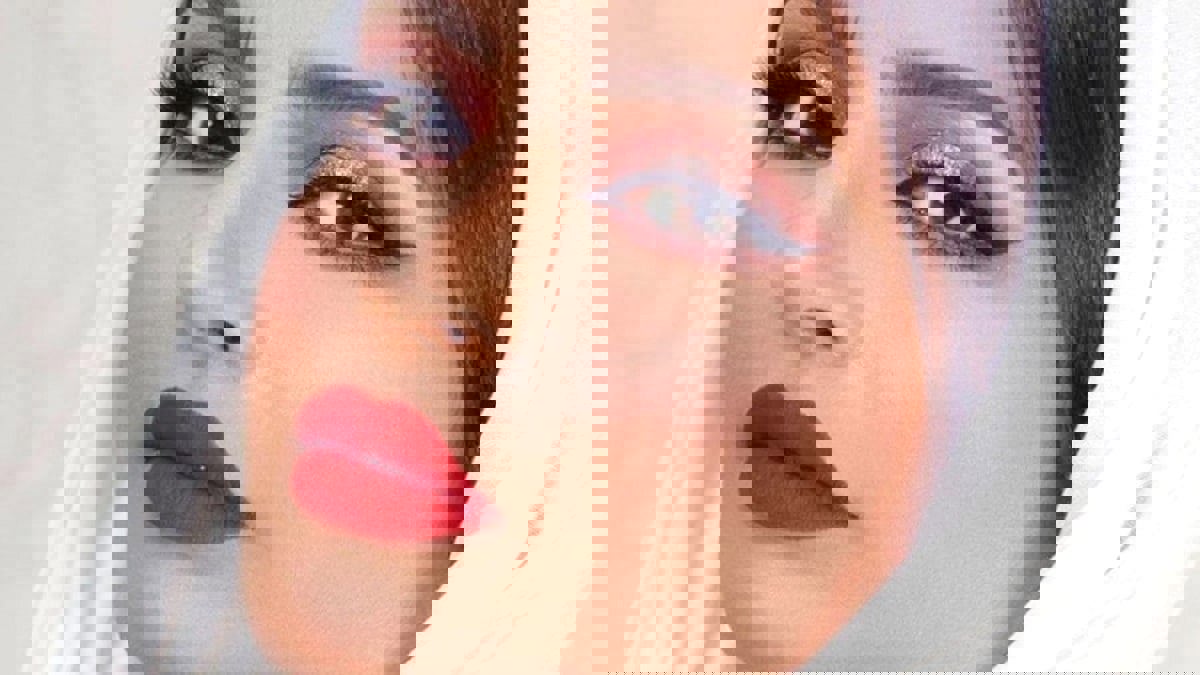 بدور البراهيم تهاجم منتقديها وتحسم الجدل بشأن ارتدائها النقاب 