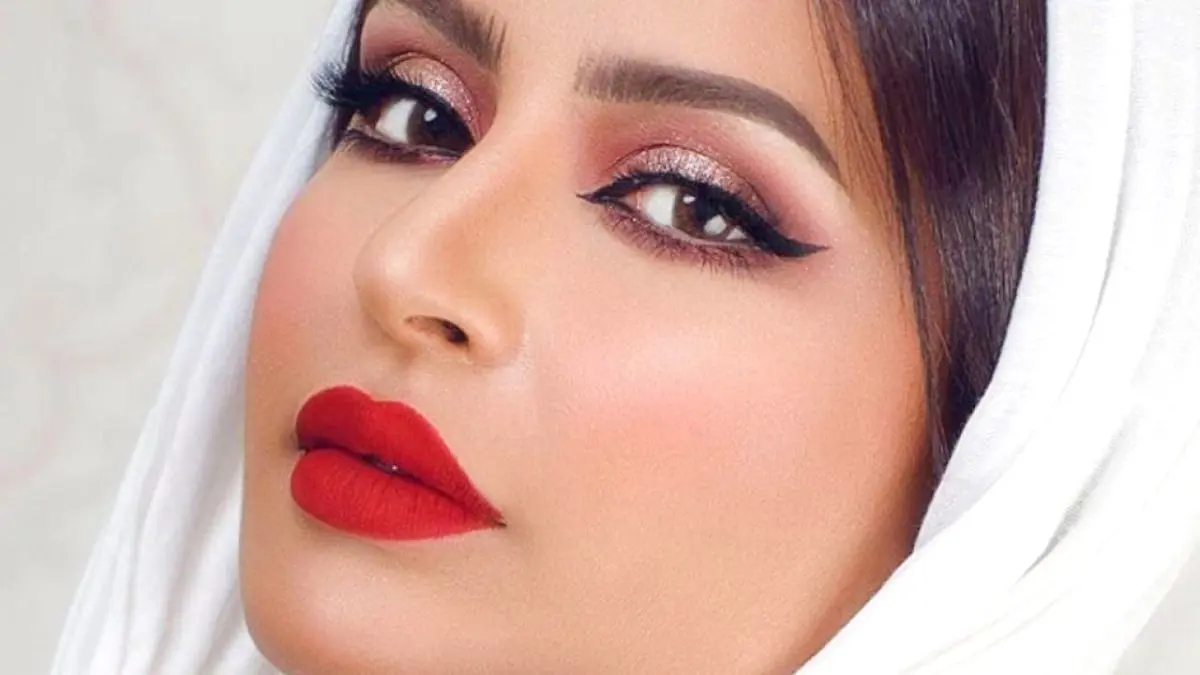 بدور البراهيم تهاجم منتقديها وتحسم الجدل بشأن ارتدائها النقاب 