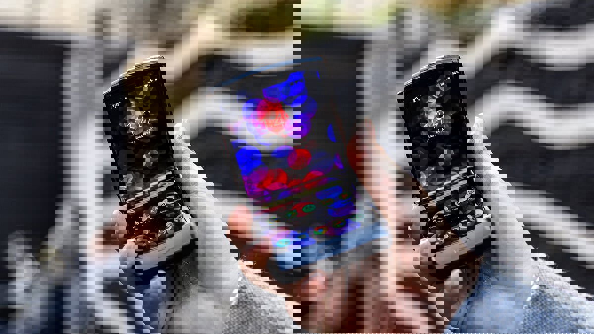 موتورولا "رازر 3" القابل للطي يظهر في تسريب يكشف تصميمه الجديد