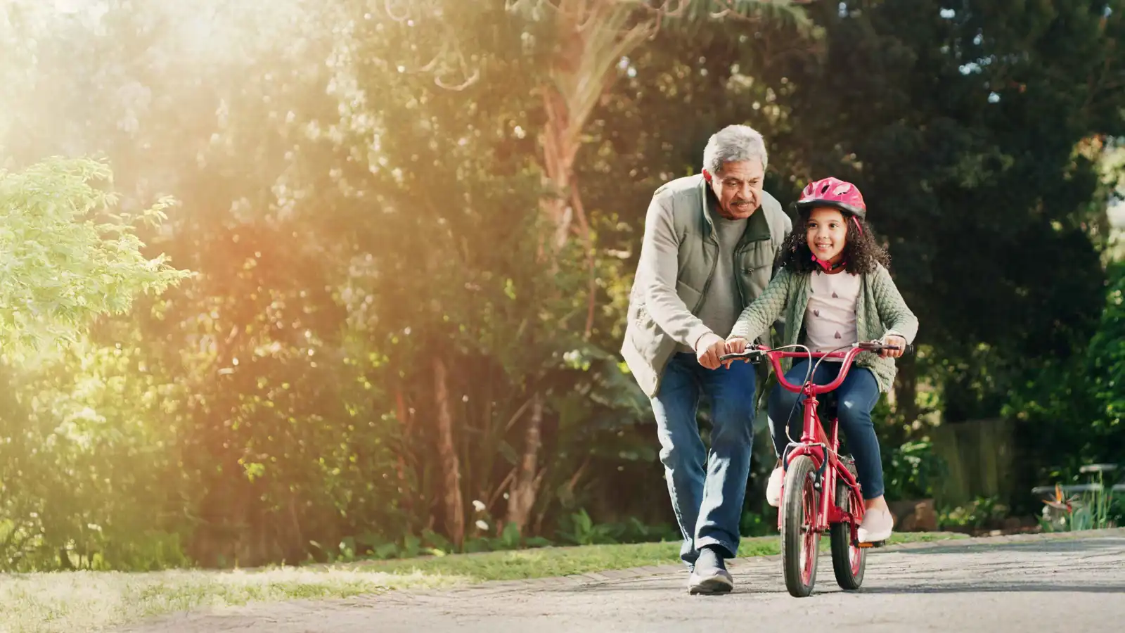 رعاية الأجداد لأحفادهم.. وصفة طبيعية لدماغ نشيط