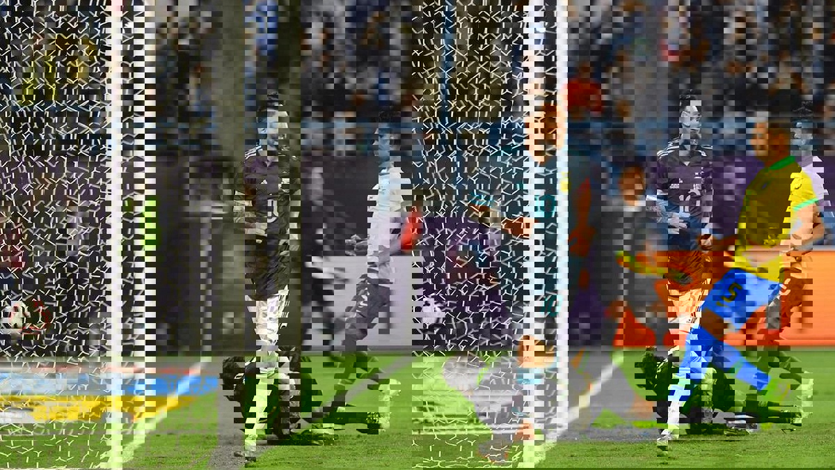 مباراة البرازيل والأرجنتين.. ليونيل ميسي يطالب تيتي بالصمت (فيديو)