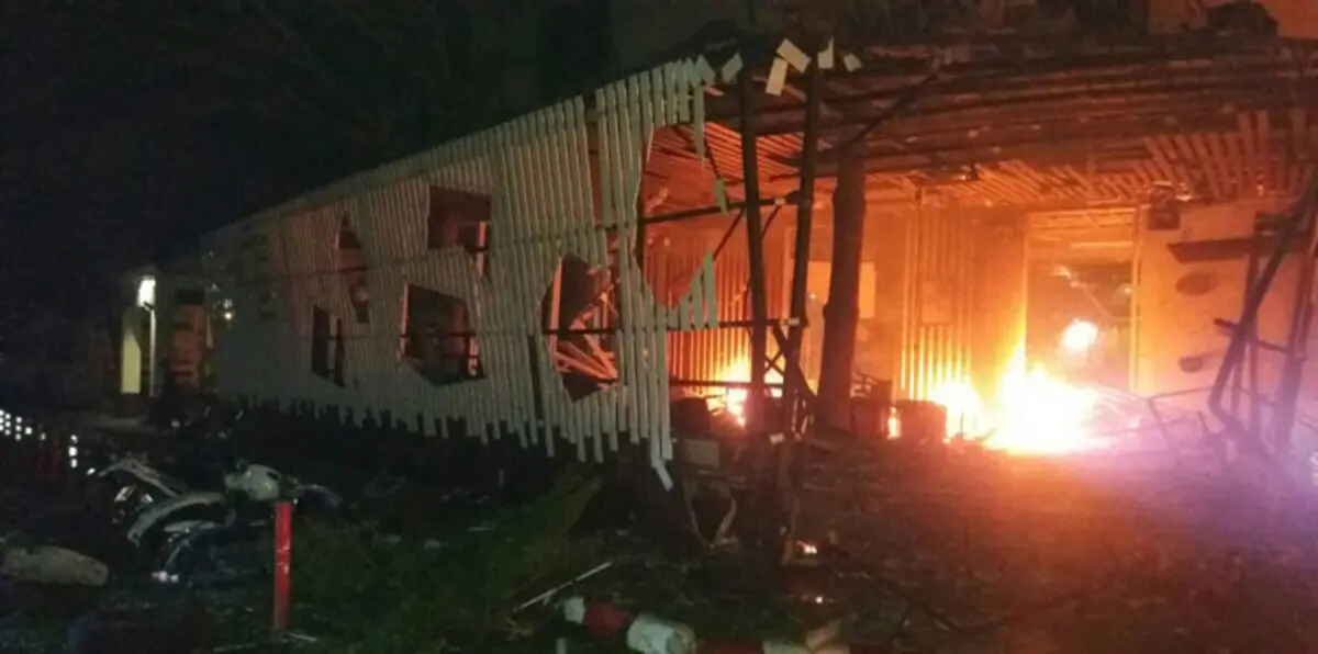 قتيل و30 مصابًا بانفجار استهدف فندقًا جنوب تايلاند (صور)