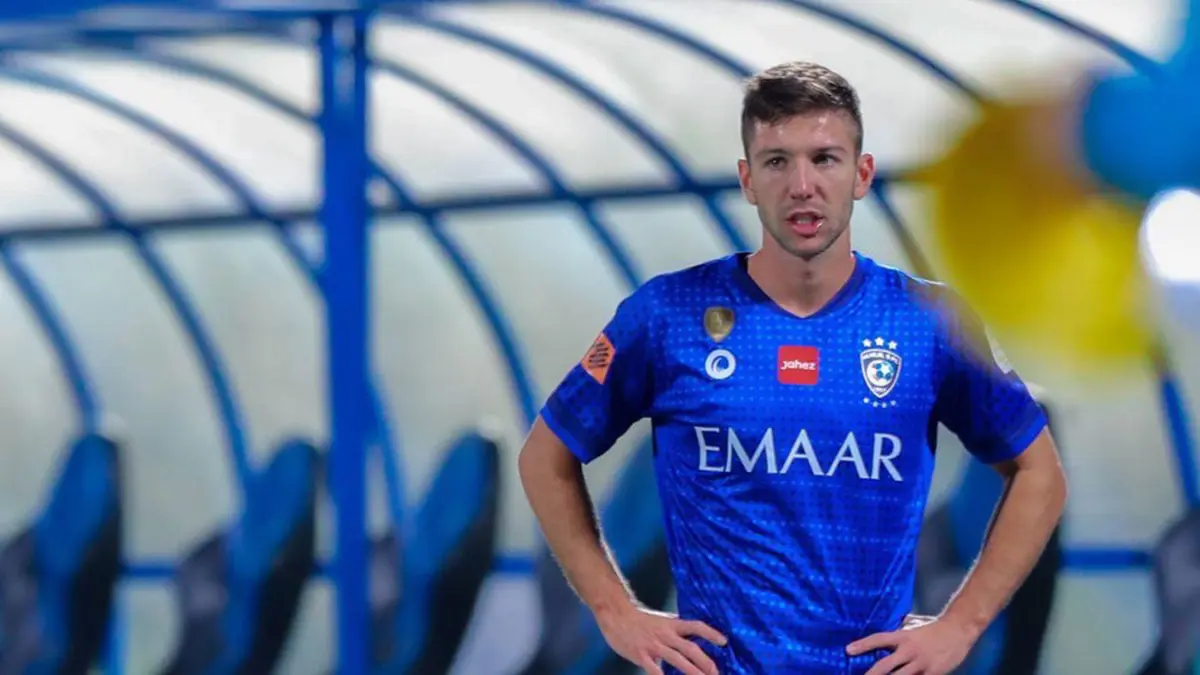 الهلال يدرس بيع لوسيانو فييتو.. وضم سامي النجعي وعبدالإله العمري نجمي النصر