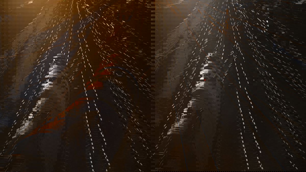 مصادر: روسيا بدأت نقل إمدادات وقود إلى إيران عبر السكك الحديدية
