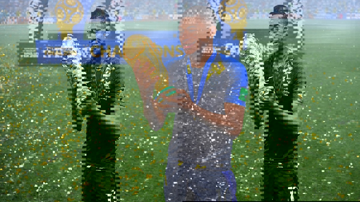 هذا ما يمنع مبابي من الانتقال إلى نادي ليفربول