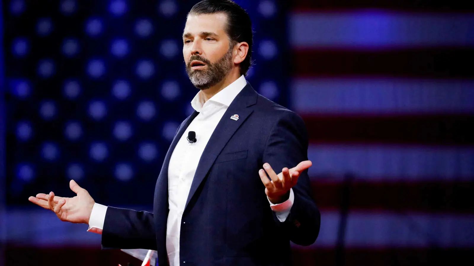 ترامب جونيور لزيلينسكي: عليك أن تنتصر في الحرب "دون أموالنا"