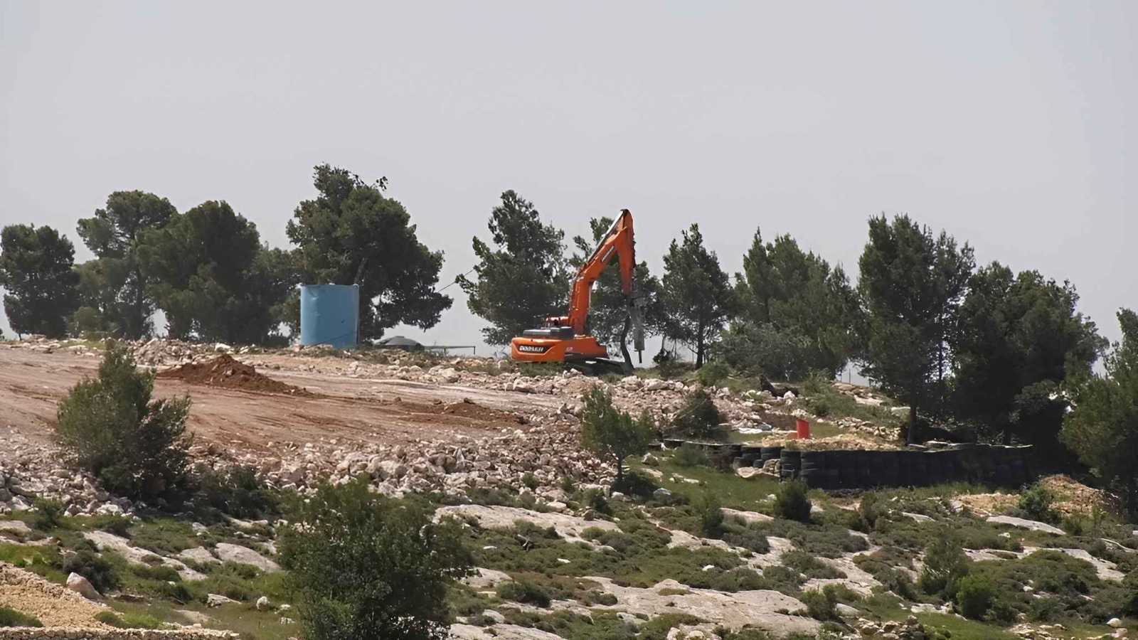 "واقع أمني جديد".. إسرائيل تصادر مساحات هائلة من رام الله والبيرة (صور)