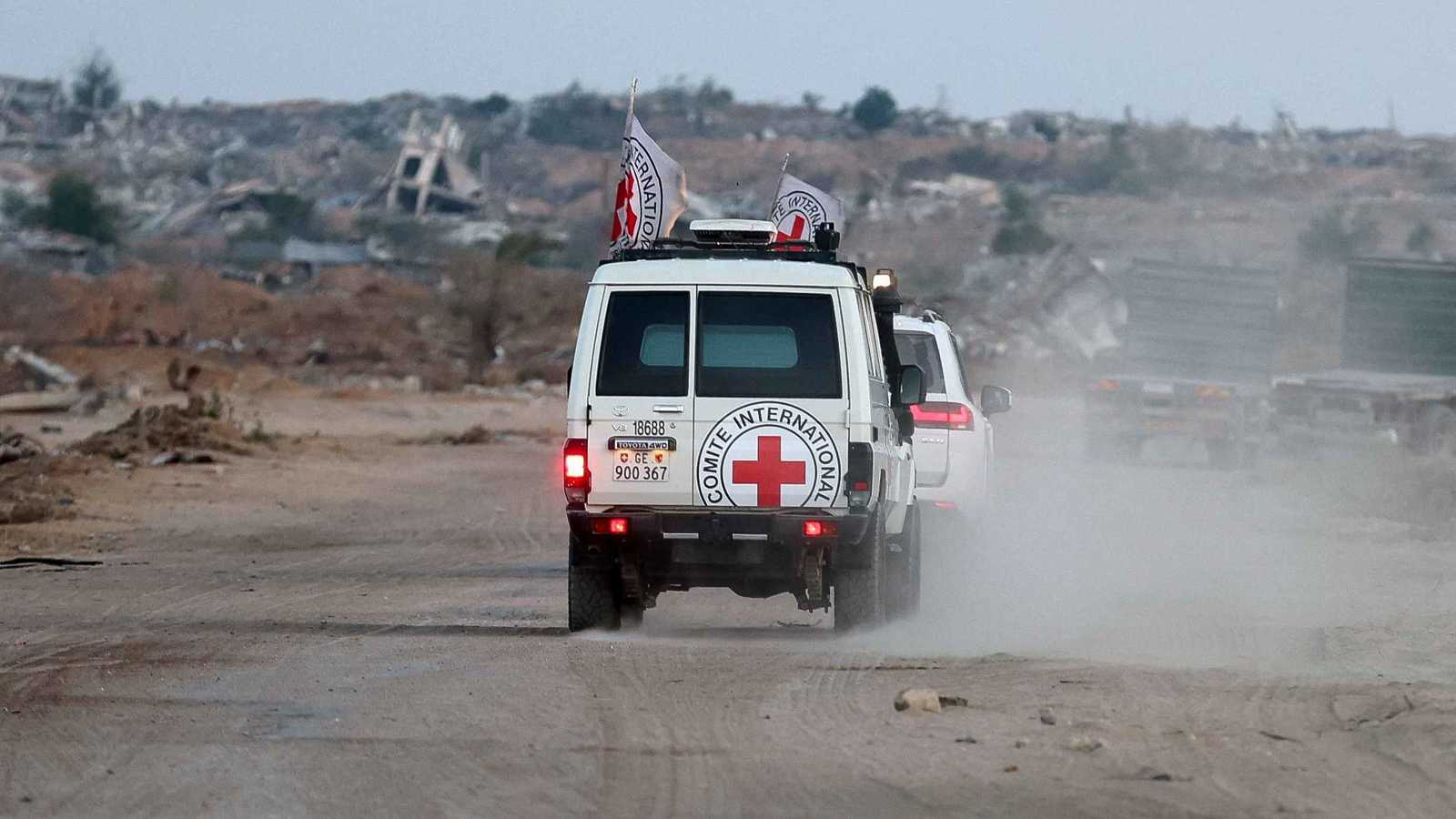 الصليب الأحمر يلغي 2900 وظيفة ويقلص ميزانيات الإغاثة