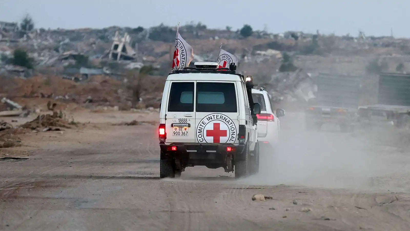 الصليب الأحمر يلغي 2900 وظيفة ويقلص ميزانيات الإغاثة