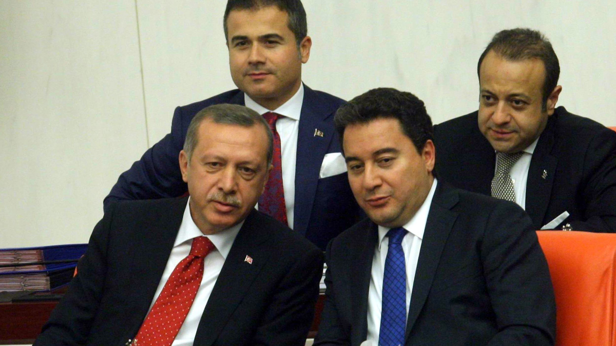 وزير الاقتصاد التركي السابق علي باباجان يشكل حزبا جديدا