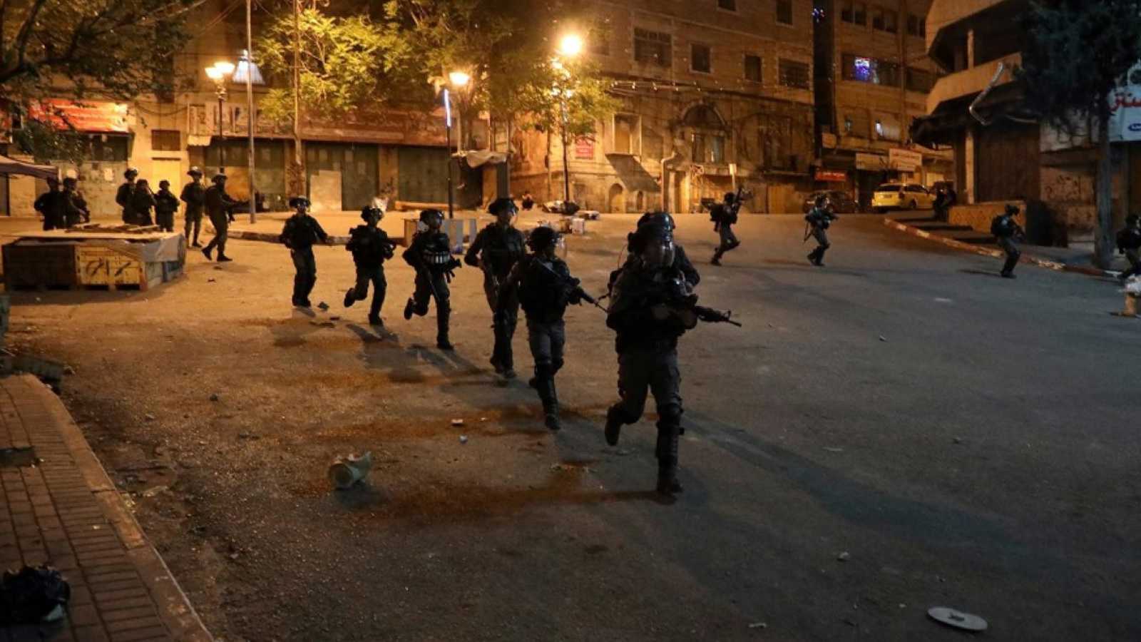 مواجهات واعتقالات في عدة مناطق بالضفة الغربية