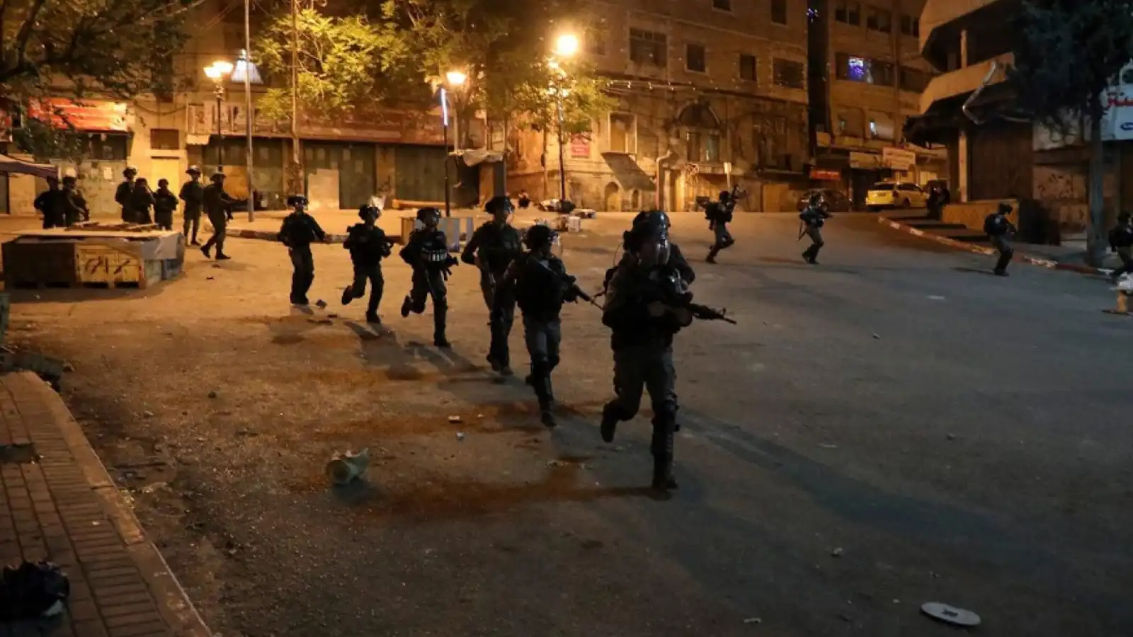 مواجهات واعتقالات في عدة مناطق بالضفة الغربية