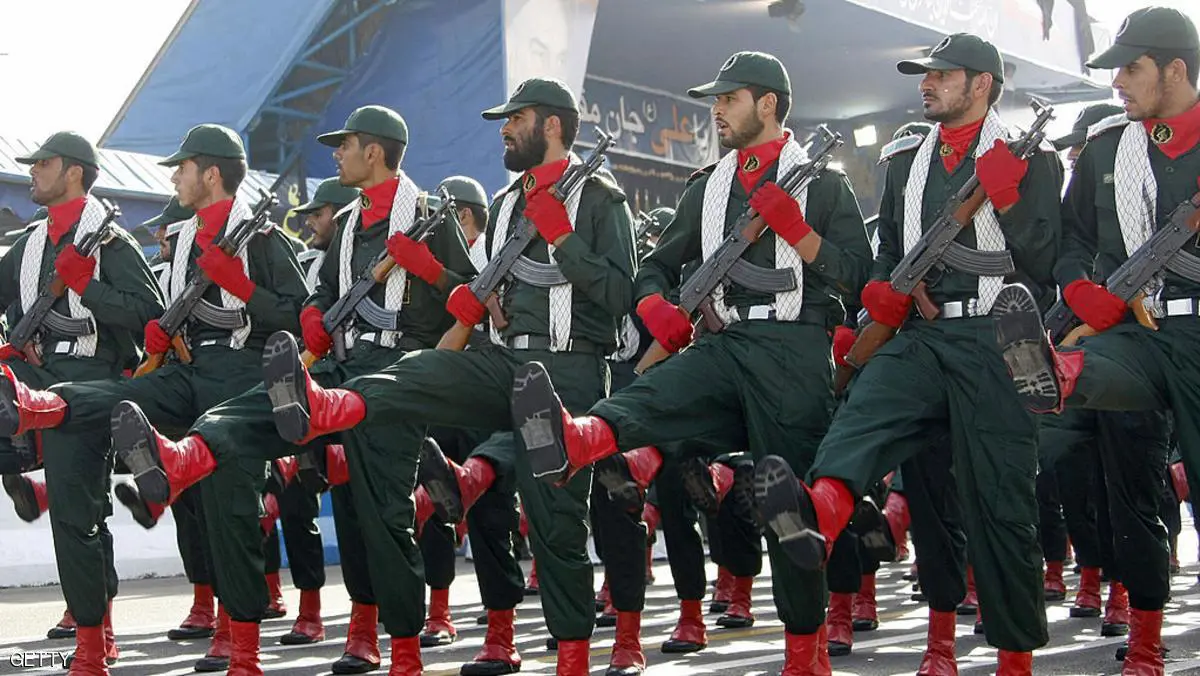 انتقادات للحرس الثوري الإيراني بعد تشييع أحد قادته رغم أزمة كورونا (صور)