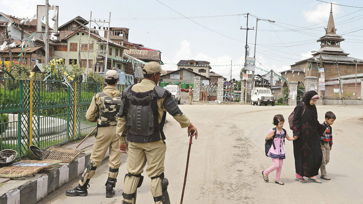 الشرطة الهندية: تخفيف حظر التجول في كشمير بمناسبة صلاة الجمعة