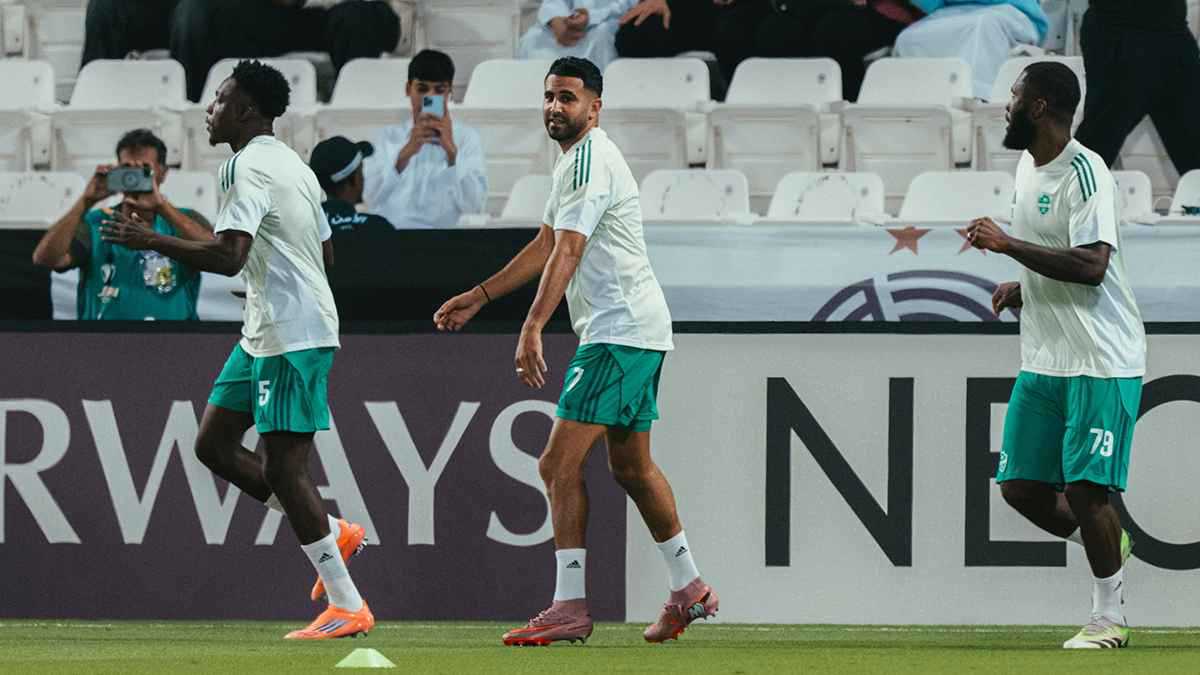 خطة إنقاذ قبل ديربي جدة.. هل يتخذ يايسله قرارًا ثوريًّا تجاه رياض محرز؟