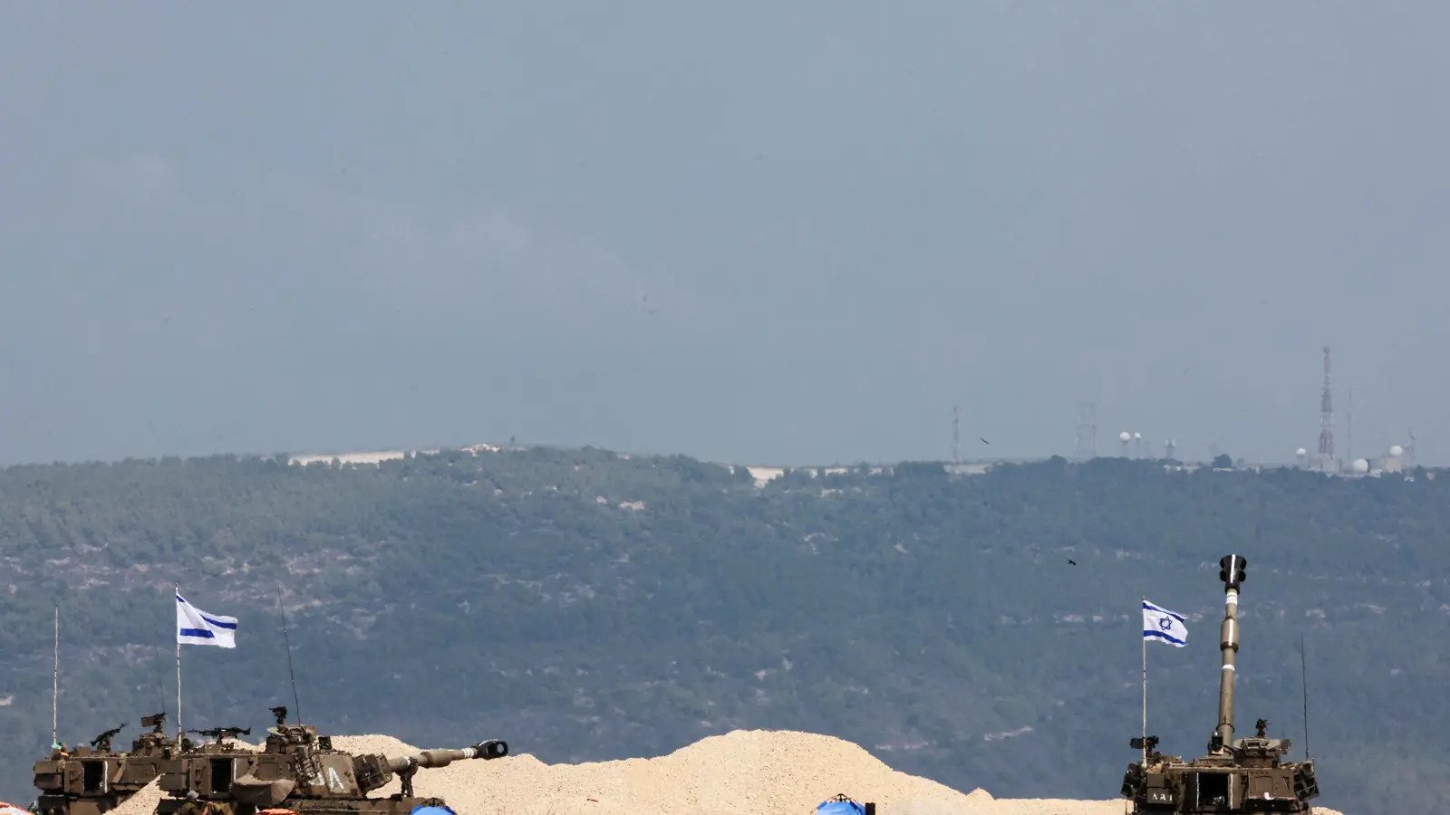 الجيش الإسرائيلي يجدد حظر دخول قرى في جنوب لبنان