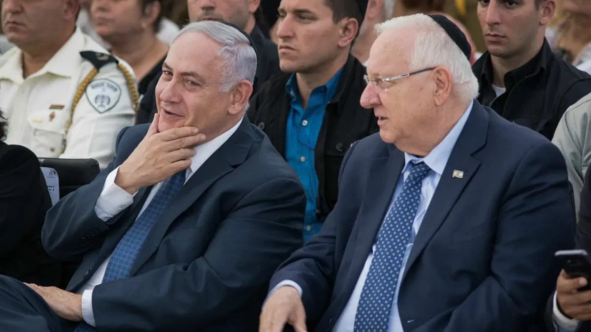 الائتلاف الحكومي الهش يثير القلق في إسرائيل وريفلين يحظر الحديث عن انتخابات رابعة