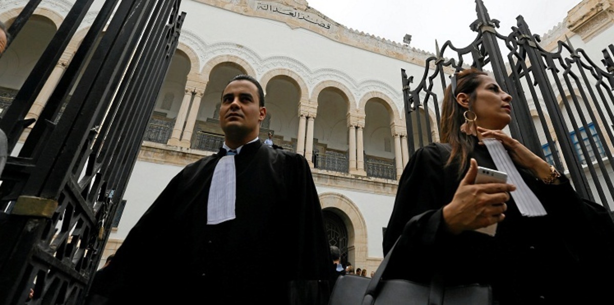 الجزائر تمنع المحامين من ارتياد مواقع التواصل الاجتماعي (صورة)