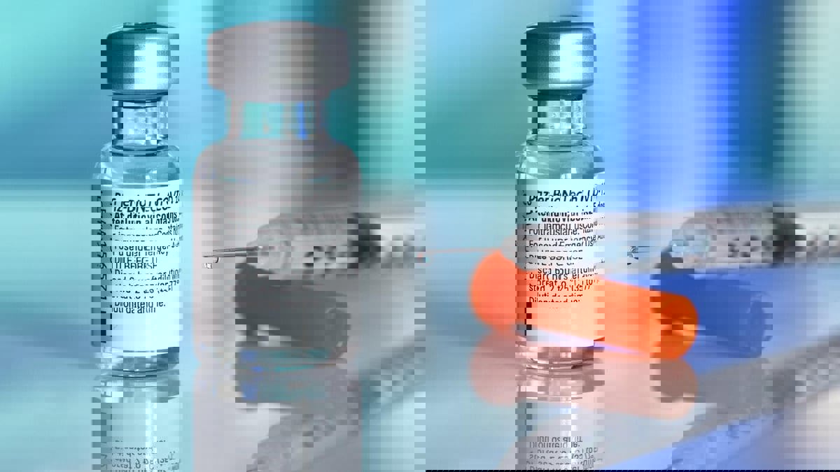 "فايزر" و"بيونتك" تدشنان تجربة للقاح يستهدف متحور أوميكرون