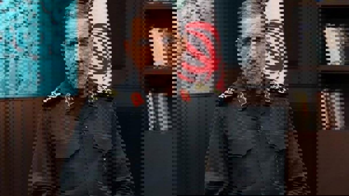 قائد عسكري إيراني يؤكد استهداف المعارضة معسكرًا للحرس الثوري