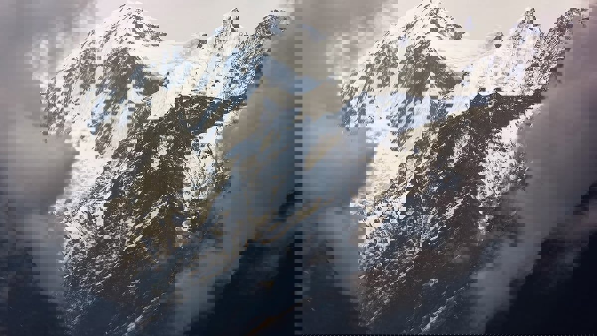 تعرف على أكثر القمم خطورة في جبال الهيمالايا

