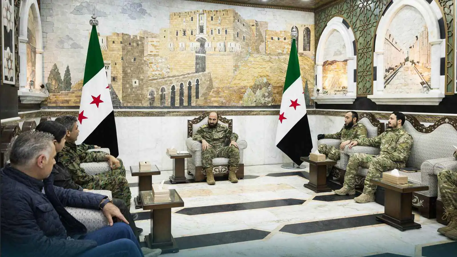 رئيس الأركان السوري يبحث مع "قسد" خطوات الاندماج