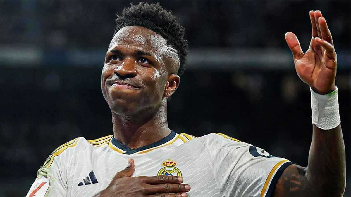 رغم تمسك ريال مدريد.. الدوري السعودي يبدأ مفاوضات جديدة لضم فينيسيوس 