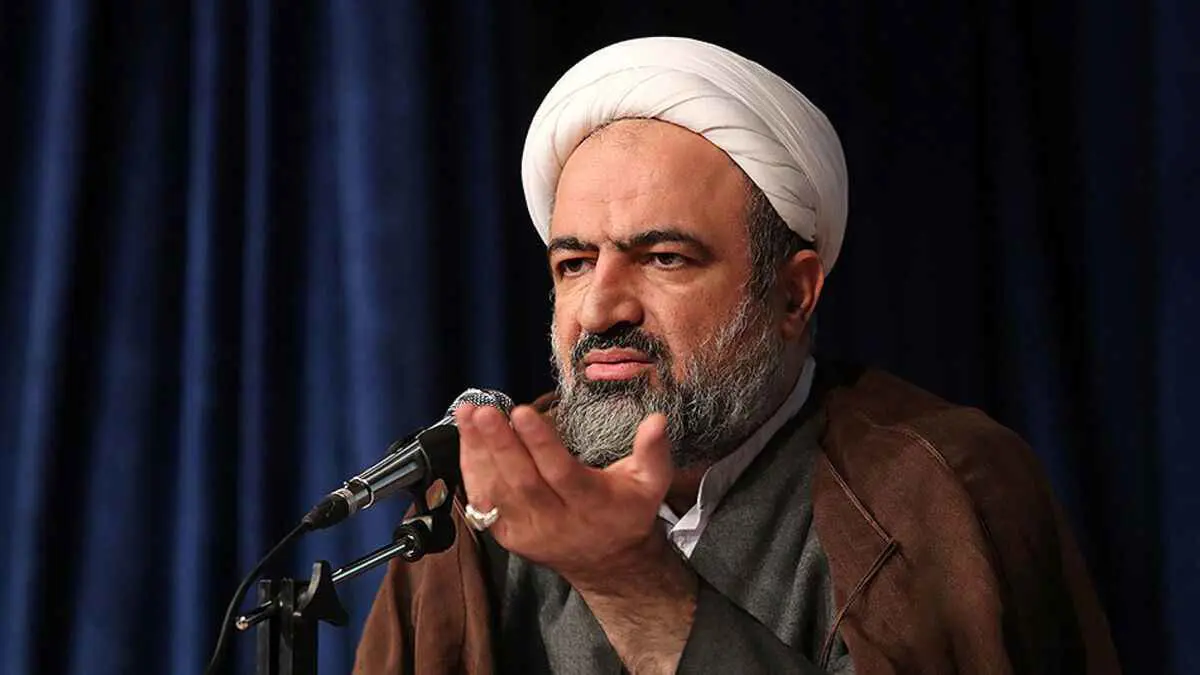 "لا مجال للمجاملة".. نائب إيراني يقترح جمع هواتف القادة والعلماء