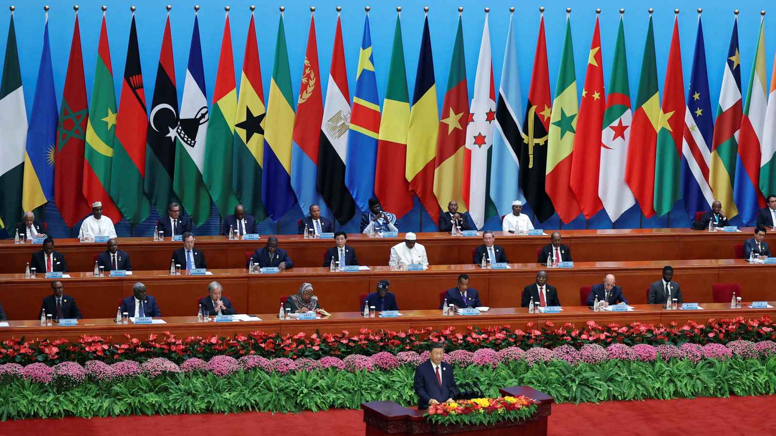 كيف تعتمد الصين "دبلوماسية الشيكات" للتمدّد في أفريقيا؟