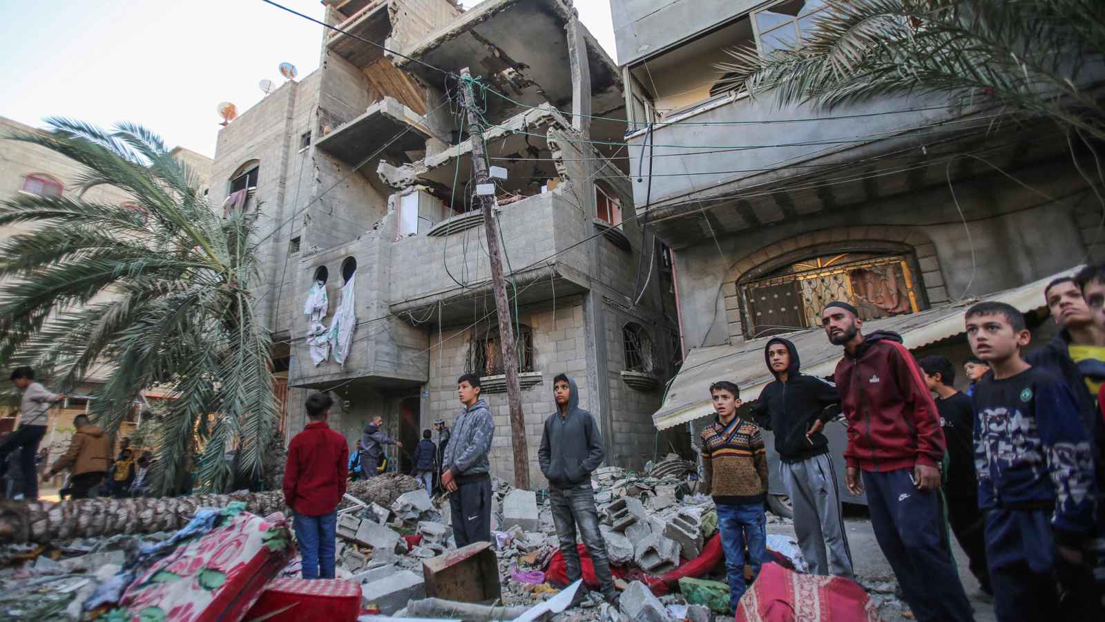 الجيش الاسرائيلي يأمر بإخلاء بلدة بيت لاهيا (فيديو)