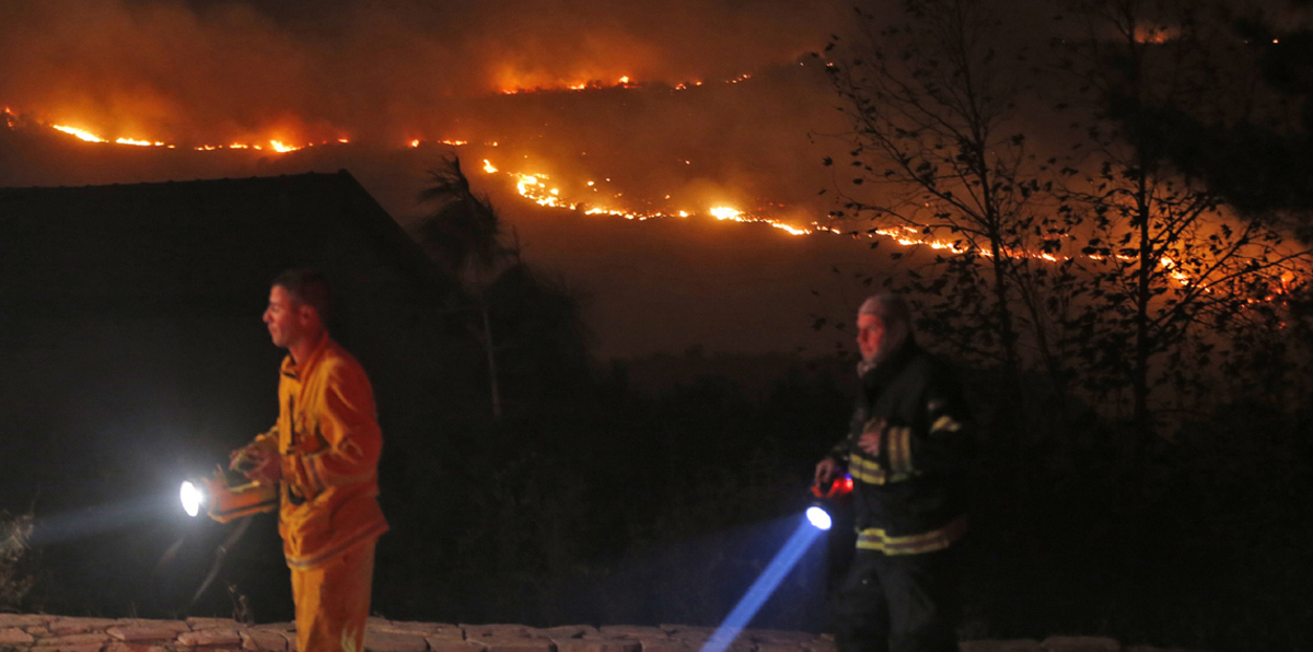 النيران تلتهم 120 دونمًا غرب رام الله.. واتهامات لمستوطنين إسرائيليين