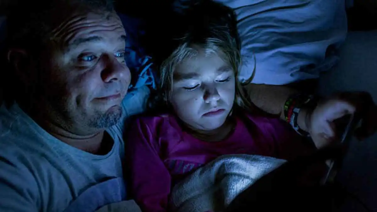 تضمن سلامته وخصوصيته.. إعدادات لا تتجاهلها قبل أن تسلّم طفلك "آيباد"