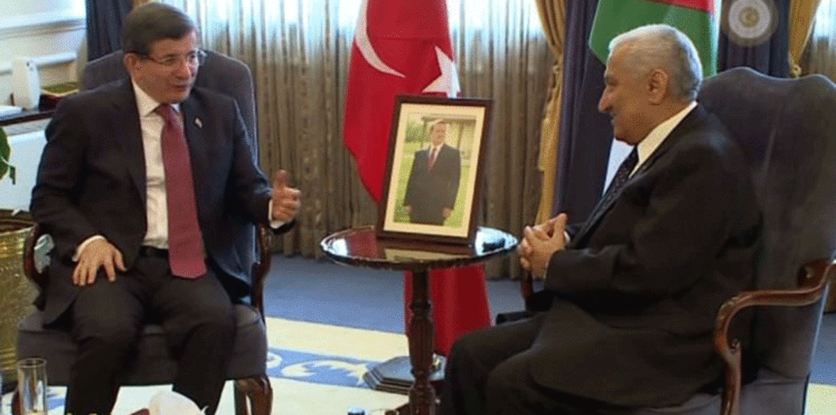 أوغلو في عمان وسط تقارير عن توتر بين البلدين