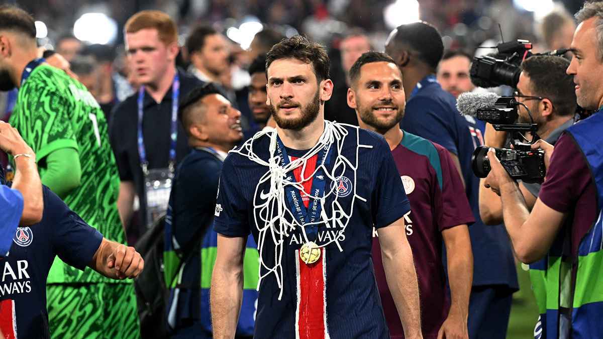 كفاراتسخيليا يحتفل بلقب دوري أبطال أوروبا بـ"صورة رونالدو" (شاهد)